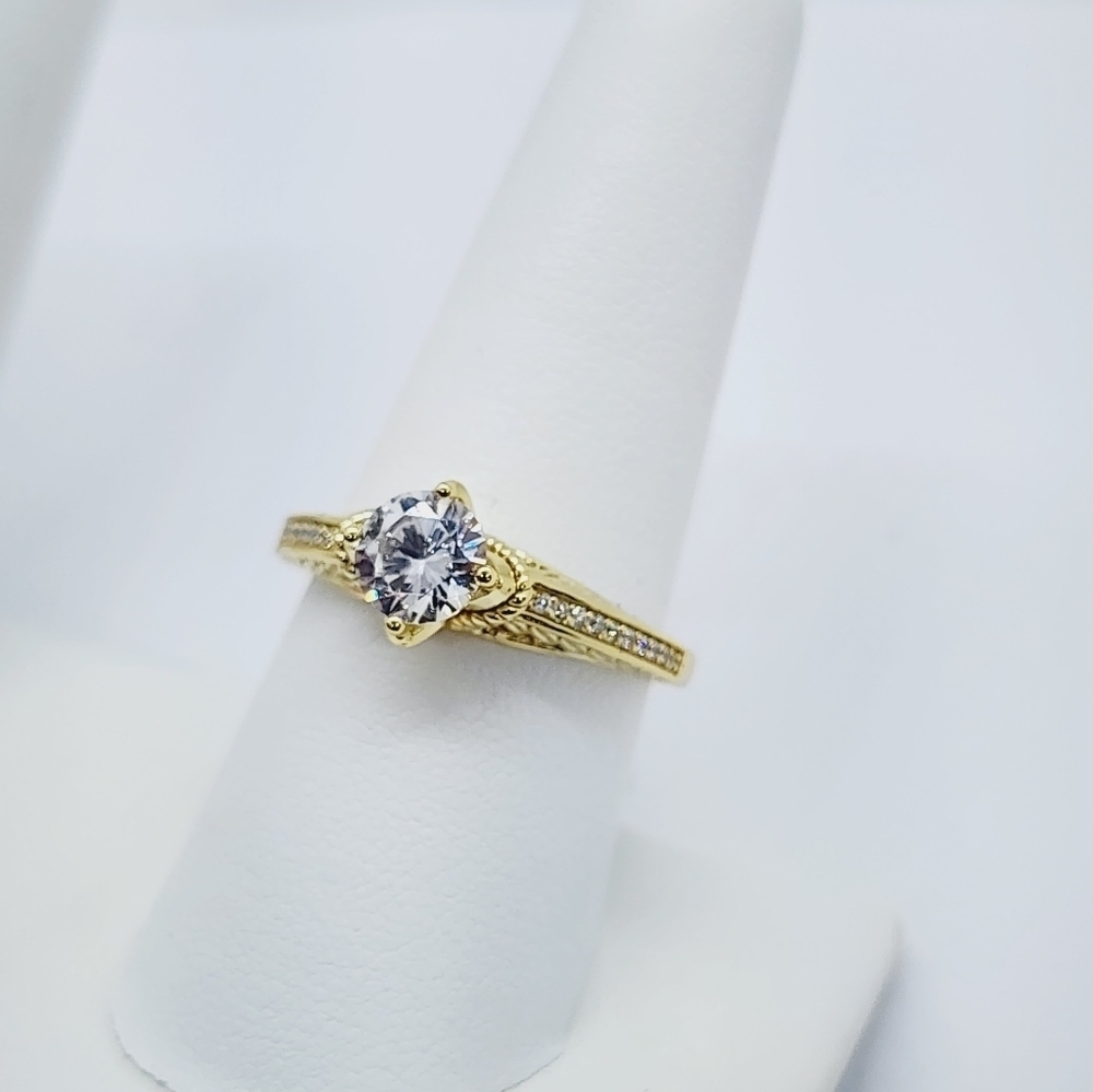 Brand New Sterling Silver 925 With Round Center Stone